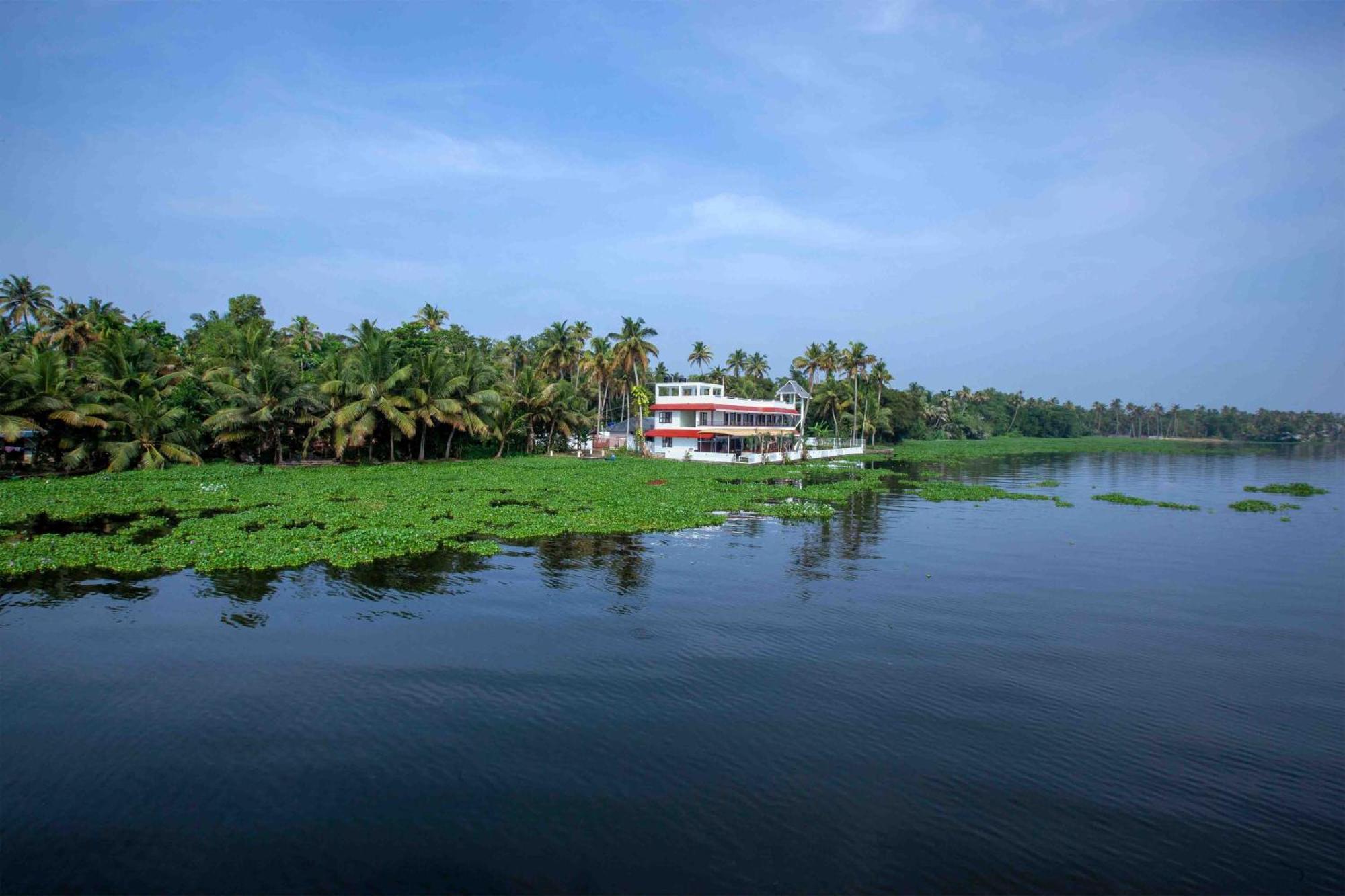 Vembanad Village Backwater Resort Alappuzha Exterior photo